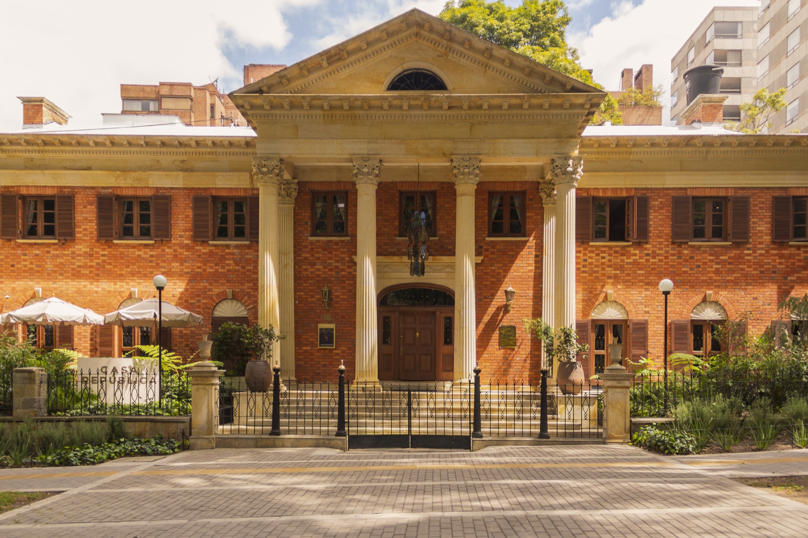 Restaurante Casa República — paisajismo de Arbóreo